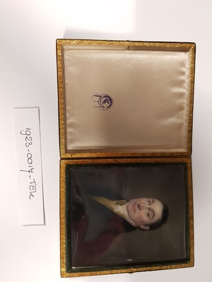 1923-0017-TEK a.jpg; 1923-0017-TEK; Miniatuurportret van een man uit de familie v.d. Duyn; tekeningen